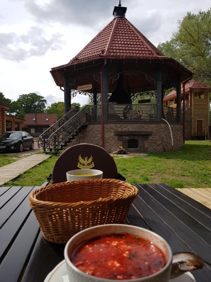 Загородный Комплекс Fort Pirnov Park Pirnove Exterior foto