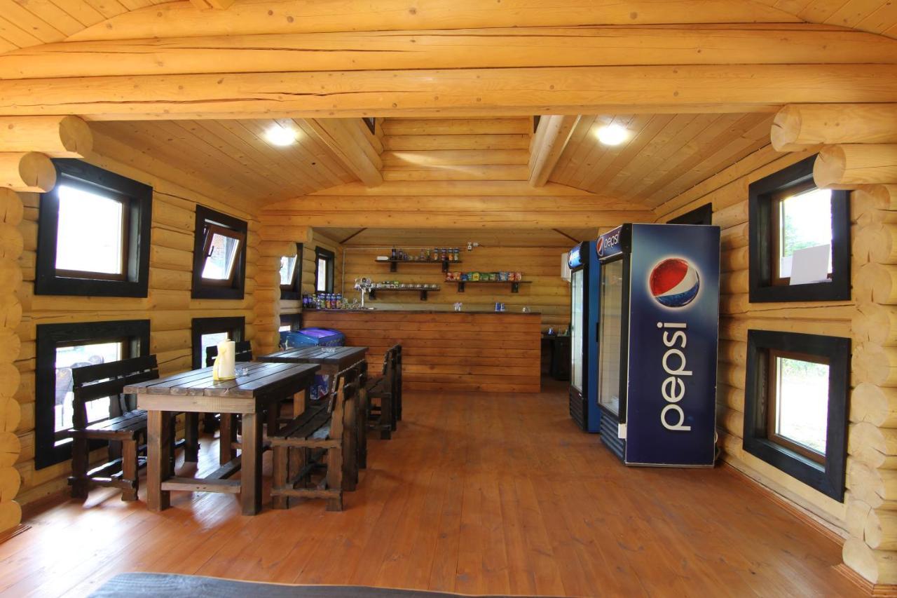 Загородный Комплекс Fort Pirnov Park Pirnove Exterior foto