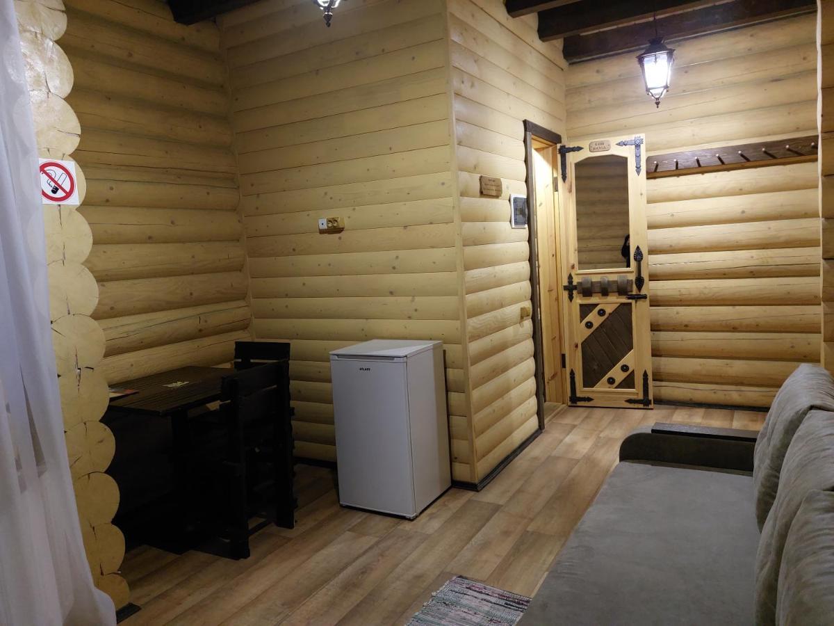 Загородный Комплекс Fort Pirnov Park Pirnove Exterior foto