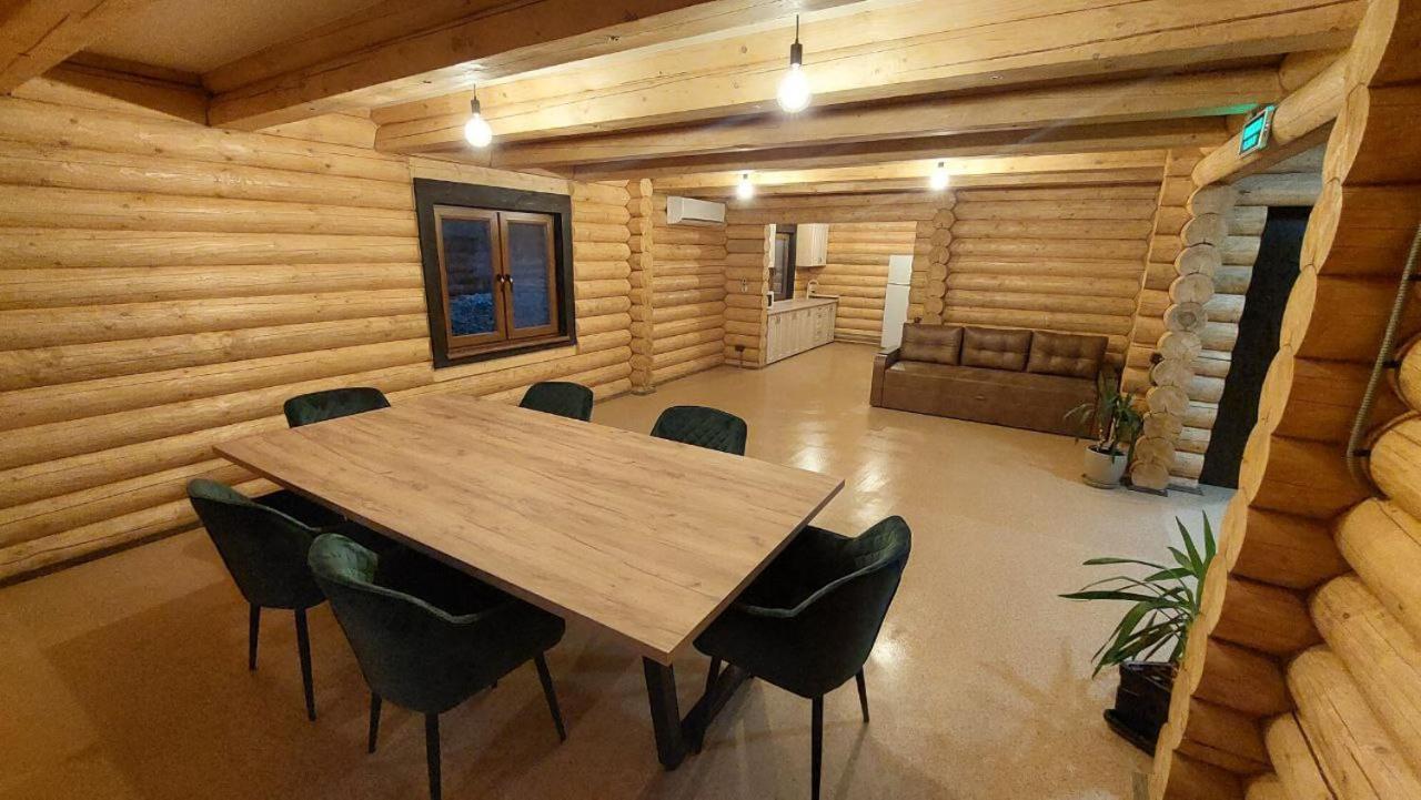 Загородный Комплекс Fort Pirnov Park Pirnove Exterior foto